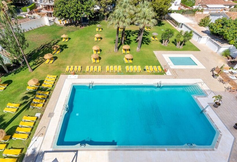 غرفة سوبيريور مطلة على حمام السباحة, Thb San Fermin