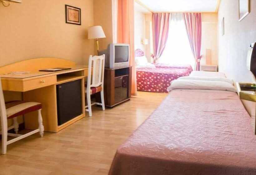 Номер Стандарт Трехместный, Tibur