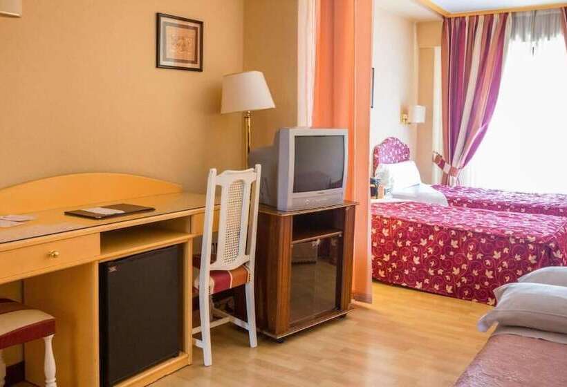 Номер Стандарт Трехместный, Tibur