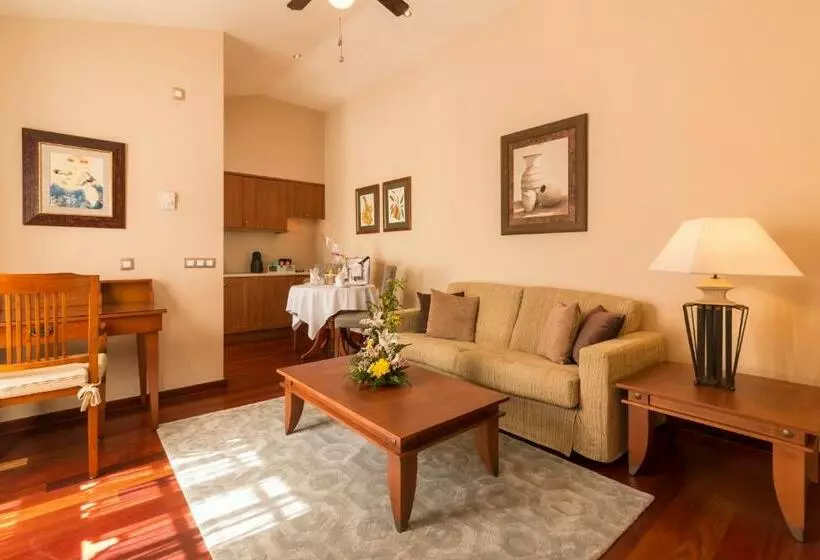 سوئیت با وان آب گرم, Laguna Nivaria Hotel & Spa