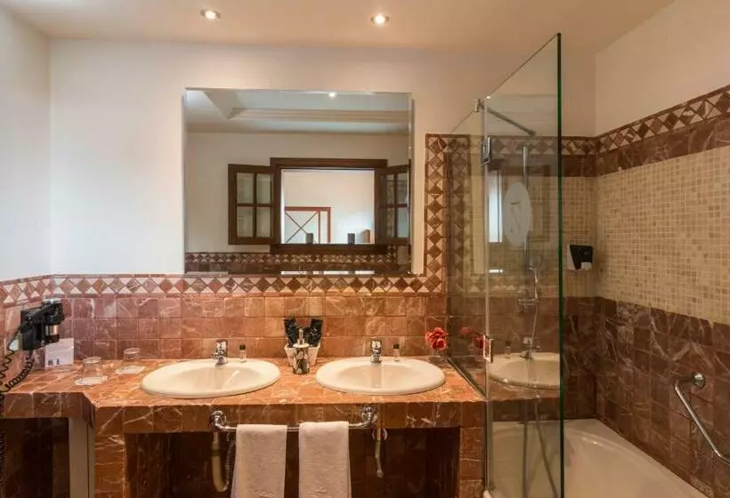 سوئیت با وان آب گرم, Laguna Nivaria Hotel & Spa
