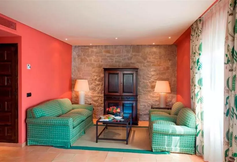 سوییت جونیور, Parador De Sos Del Rey Catolico