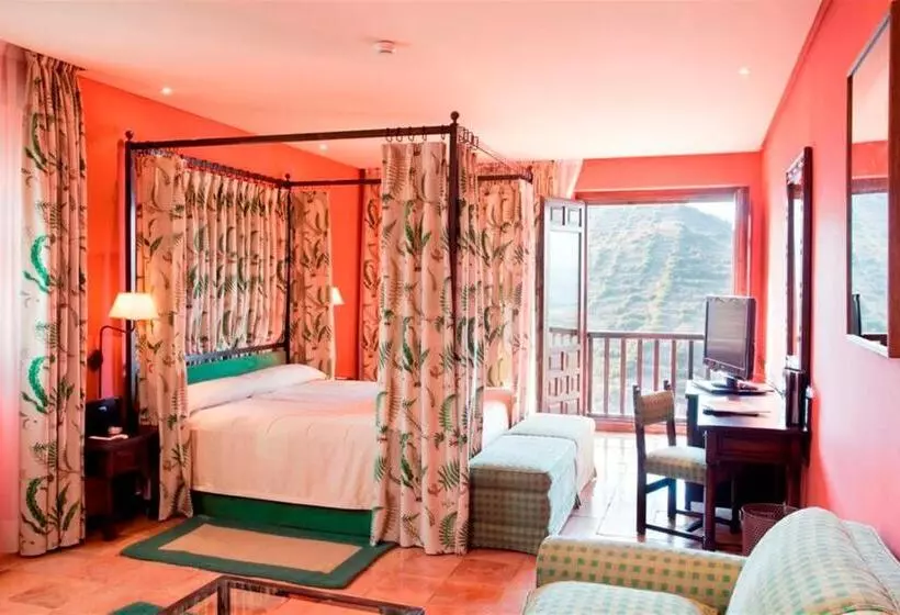 سوییت جونیور, Parador De Sos Del Rey Catolico