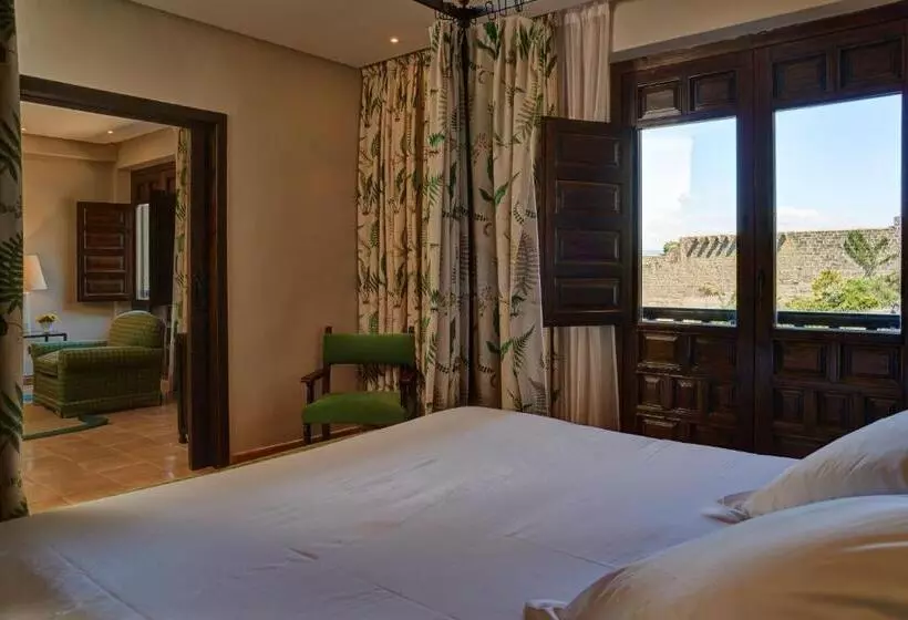 سوییت جونیور, Parador De Sos Del Rey Catolico