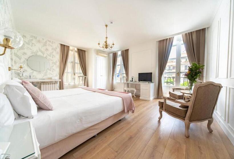 اتاق سوپریور با چشمانداز, Infanta Isabel By Recordis Hotels