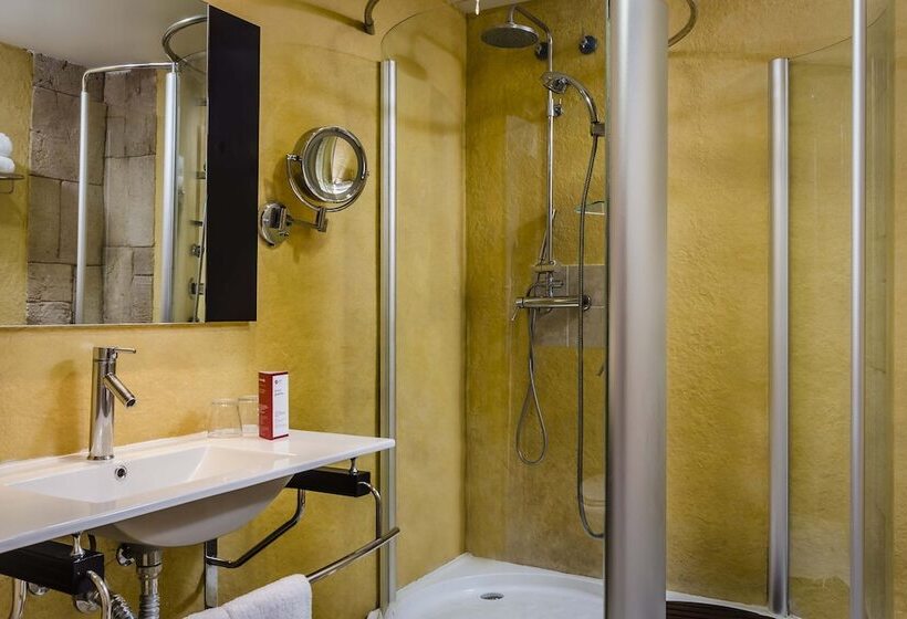 جناح, Exe Cunit Suites & Spa