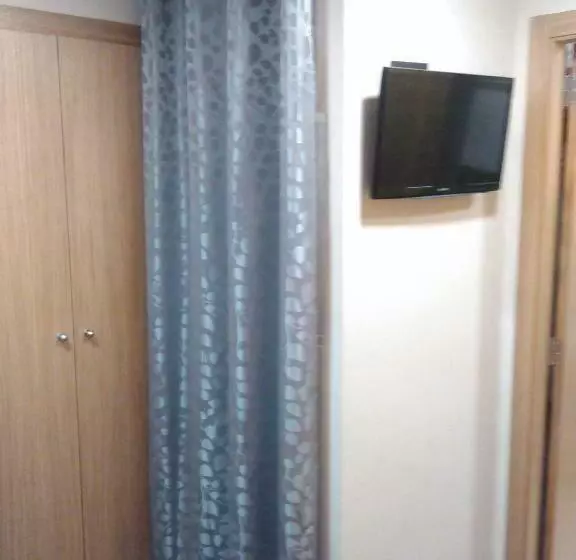 اتاق استاندارد یک نفره, Hostal Bisbal Only Adults No Ac