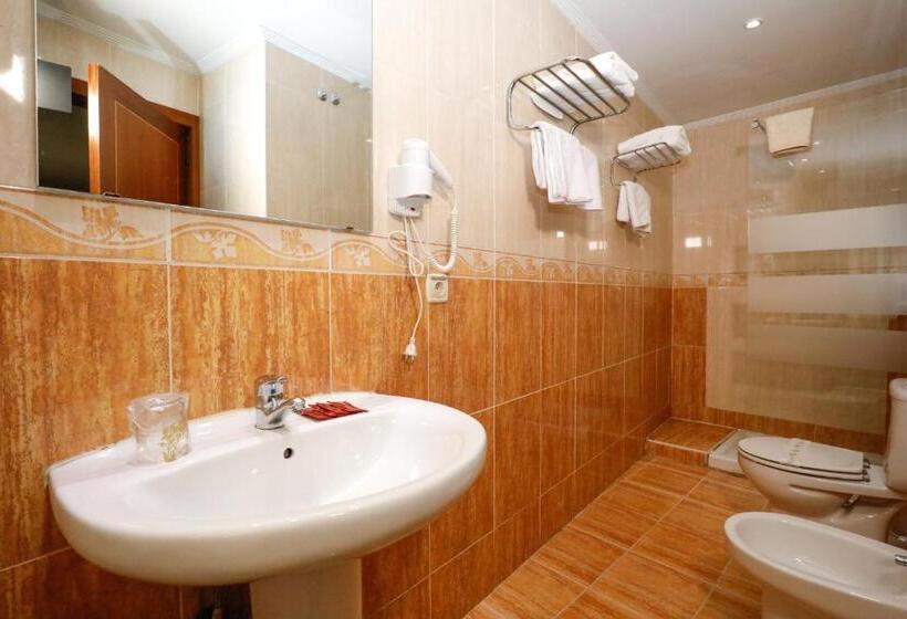 اتاق استاندارد چهار تخته, Hostal Conde David