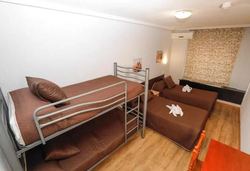 اتاق خانوادگی, Hostal Conde David
