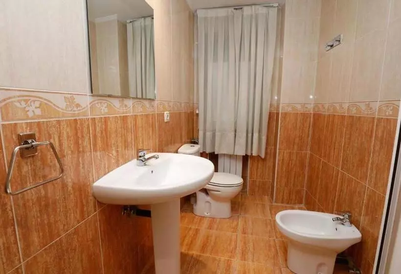 اتاق استاندارد با سرویس بهداشتی مشترک, Hostal Conde David