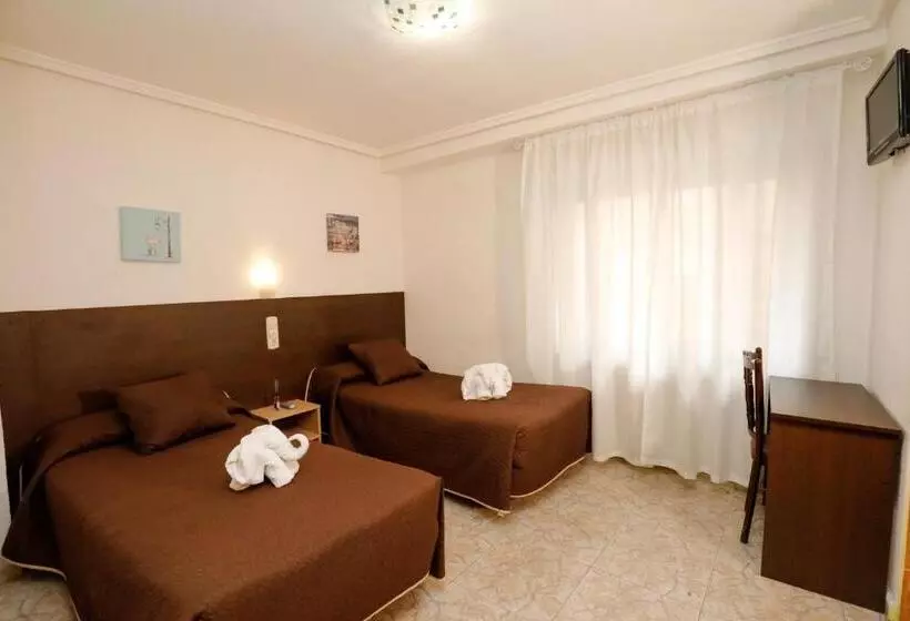 اتاق استاندارد با سرویس بهداشتی مشترک, Hostal Conde David