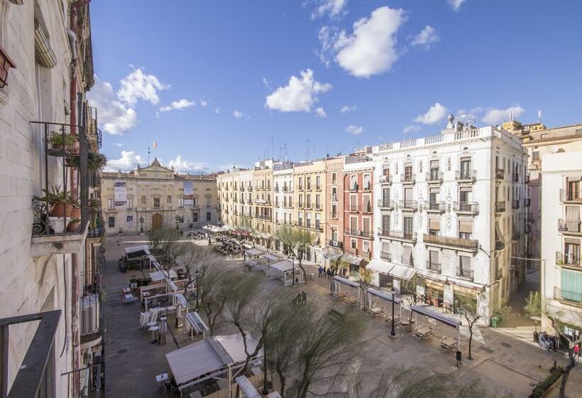 اتاق استاندارد یک نفره, Forum Tarragona