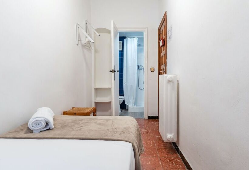 اتاق استاندارد یک نفره, Forum Tarragona