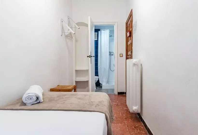 اتاق استاندارد یک نفره, Forum Tarragona