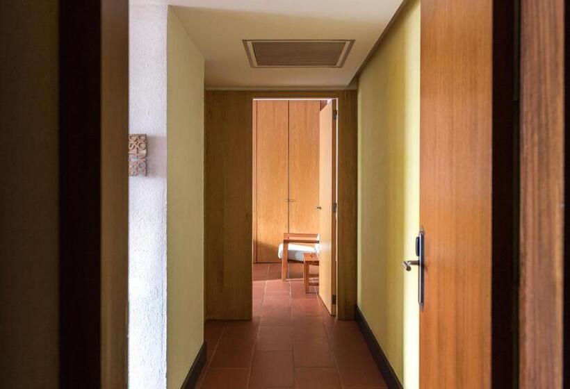 סוויטה, Almadraba Park