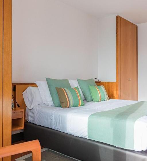 סוויטה, Almadraba Park