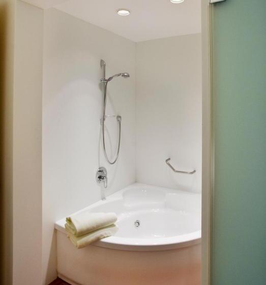 סוויטה, Almadraba Park