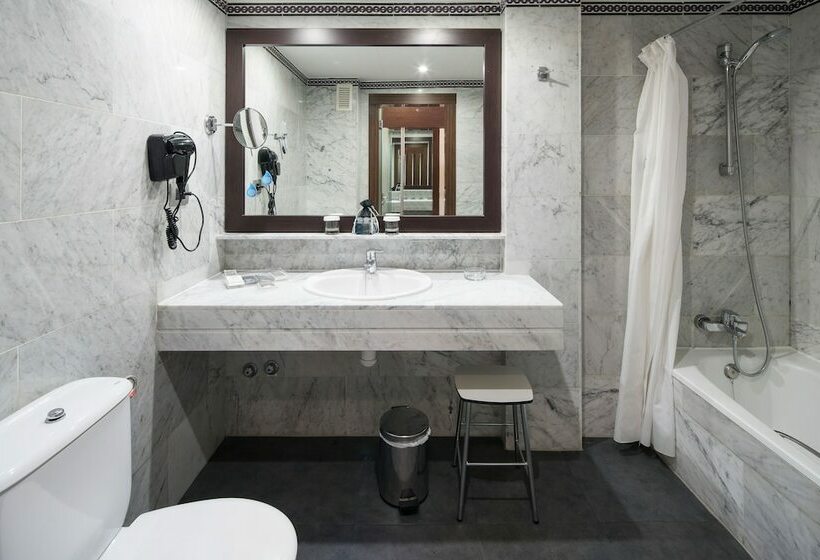 스탠다드 트리플 룸, Catalonia Oro Negro