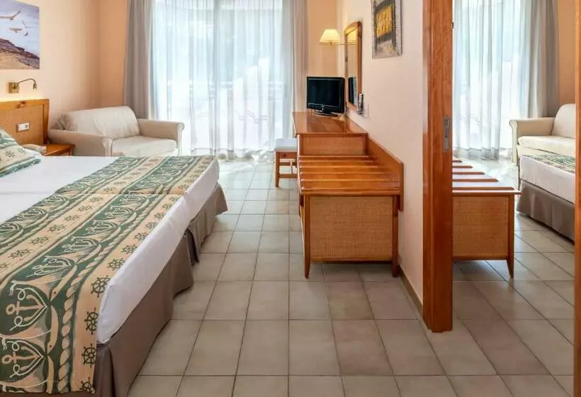 اتاق استاندارد سه نفره, Ght Oasis Tossa & Spa