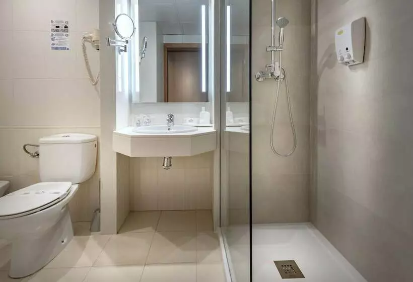 اتاق استاندارد با چشم‌انداز استخر, Ght Oasis Tossa & Spa