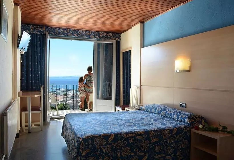 Habitación Estándar, Grecs