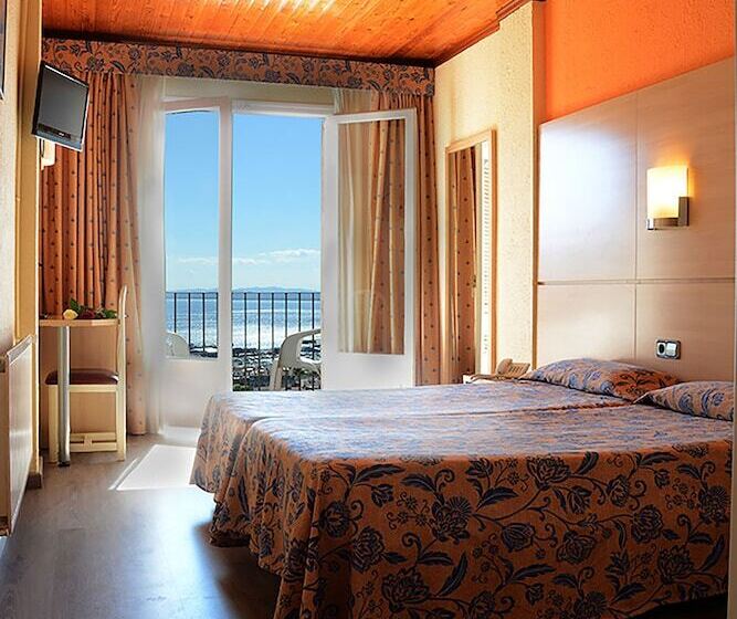 스탠다드 트리플 룸, Grecs