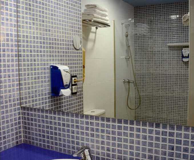 4인용 스탠다드 룸, Grecs