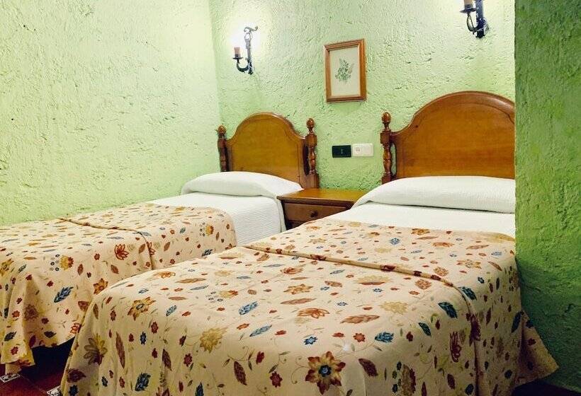 اتاق استاندارد, Hermanos Macias