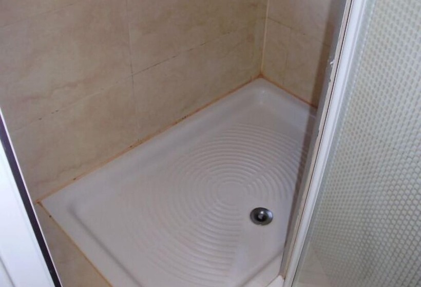 Номер Стандарт, Hostal Cataluña