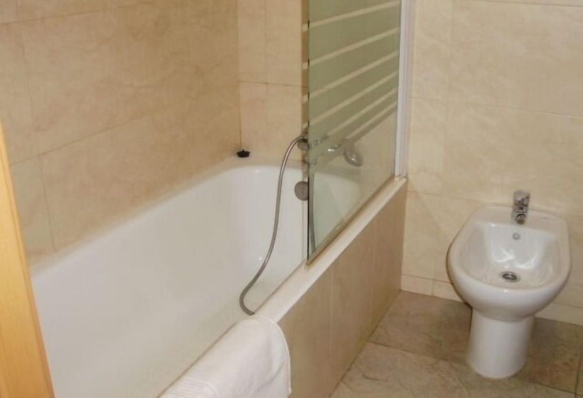 Номер Стандарт, Hostal Cataluña