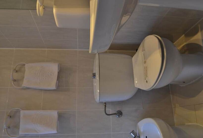 Номер Стандарт, Hostal Cataluña