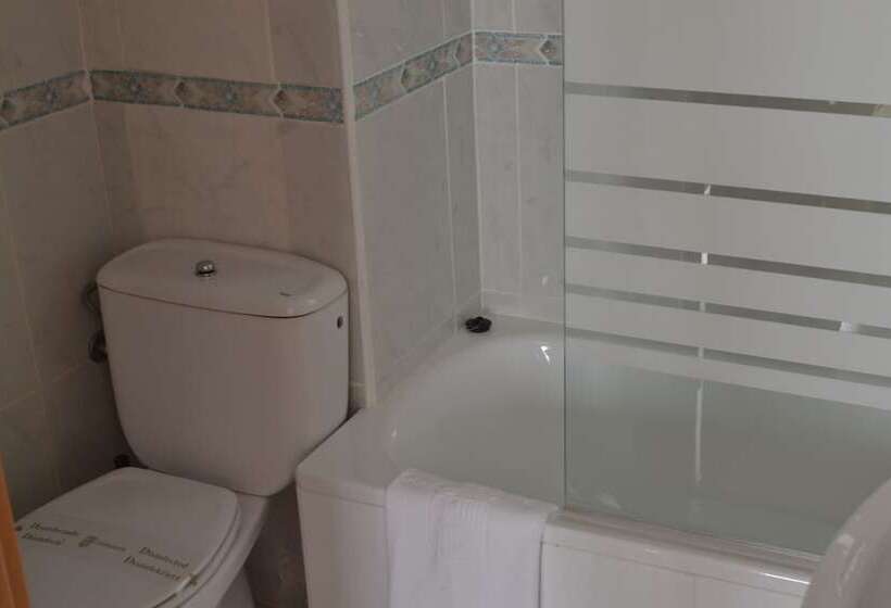 Номер Стандарт, Hostal Cataluña