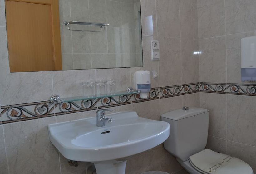 Номер Стандарт, Hostal Cataluña