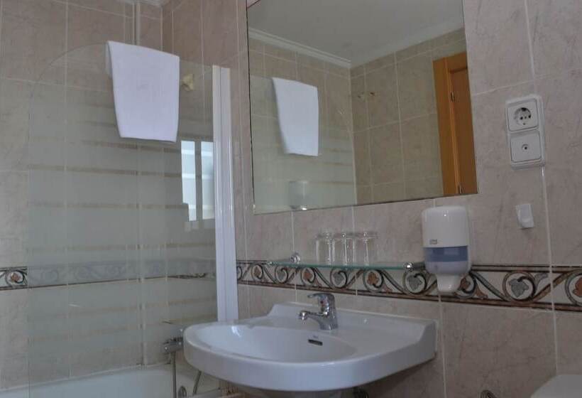 Номер Стандарт Индивидуальный, Hostal Cataluña