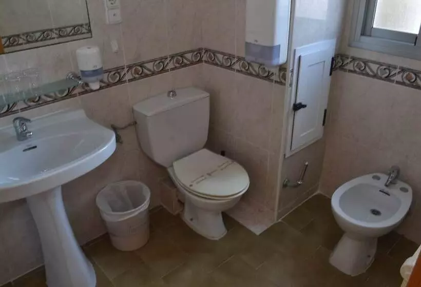 スタンダードトリプルルーム, Hostal Cataluña