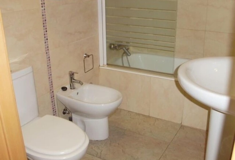 Четырехместный Номер Стандарт, Hostal Cataluña