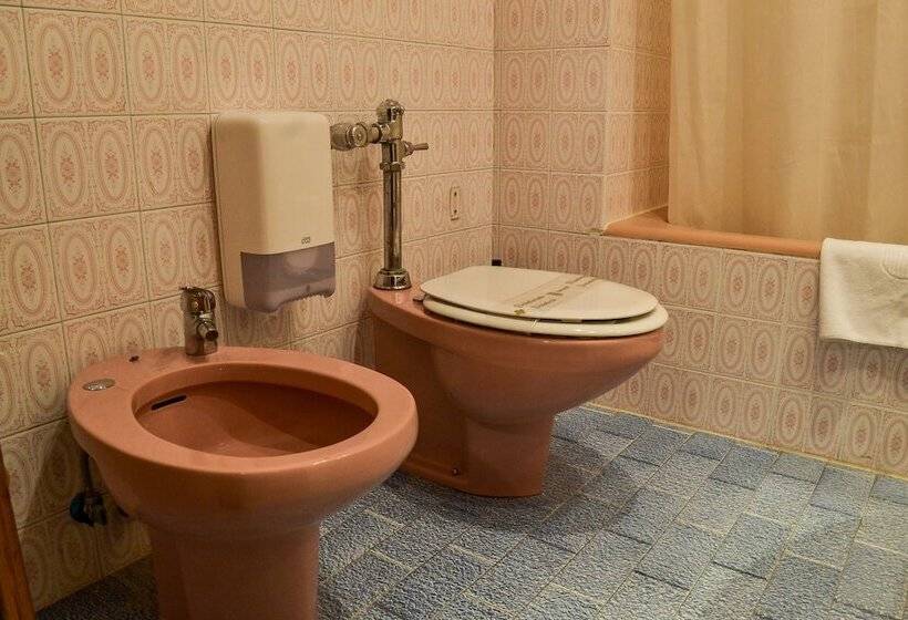 Четырехместный Номер Стандарт, Hostal Cataluña