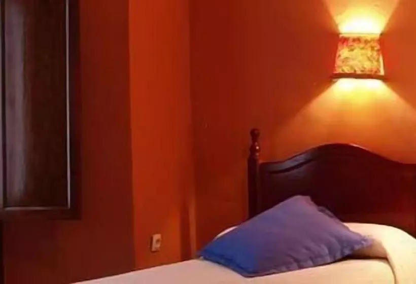 Camera Tripla Standard, Hostal El Caballo Blanco