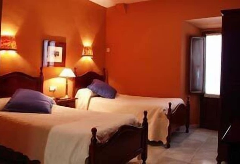 スタンダードトリプルルーム, Hostal El Caballo Blanco