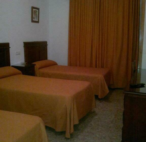 اتاق استاندارد سه نفره, Hostal Los Dos Naranjos