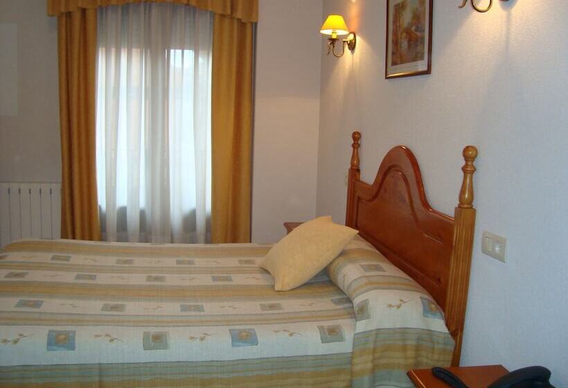 Quarto Estandar Individual, Hostal Universal