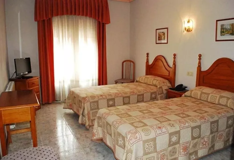 Camera Standard, Hostal Universal