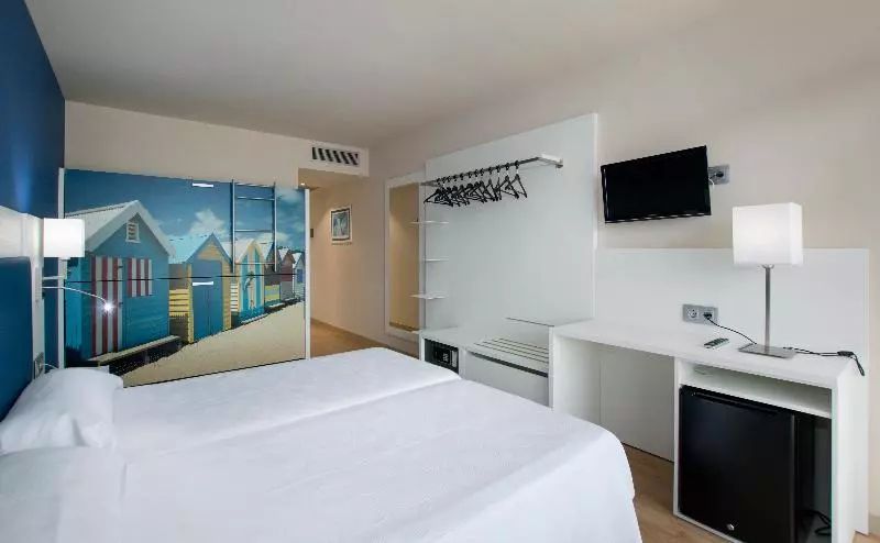 اتاق خانوادگی, Medplaya Hotel Monterrey