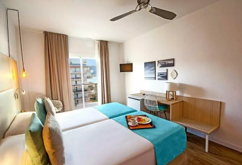 اتاق استاندارد با چشمانداز استخر, Monterrey Roses By Pierre & Vacances