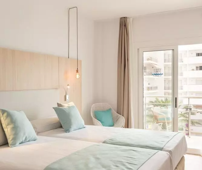 اتاق استاندارد با چشمانداز استخر, Monterrey Roses By Pierre & Vacances