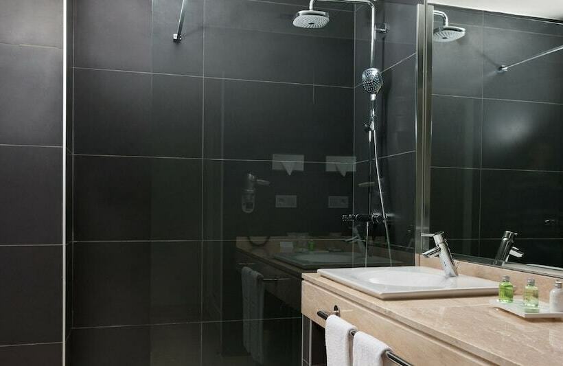 اتاق سوپریور با چشمانداز, NH Madrid Nacional