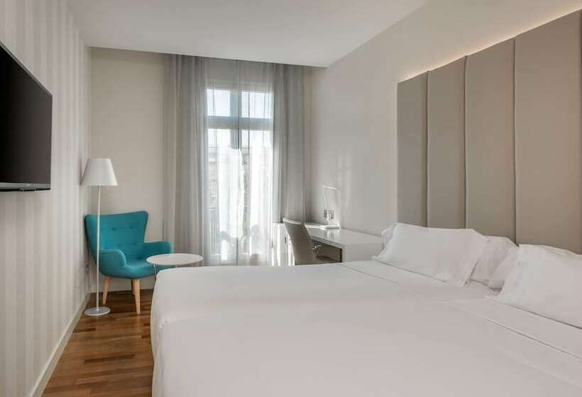 Habitación Estándar con Vistas, NH Madrid Nacional