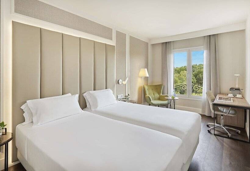 Habitación Superior con Vistas, NH Madrid Nacional
