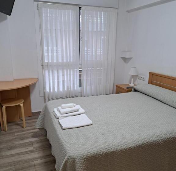 غرفة قياسية فردية, Pension Iruna