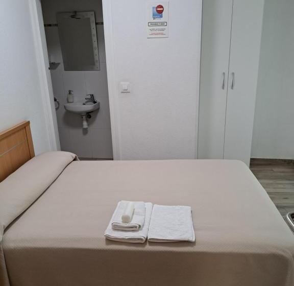 غرفة قياسية فردية, Pension Iruna